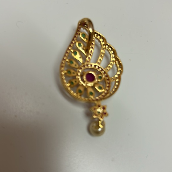 Indian jewlry Earrings and pendant set, gold pink green stone pearl. NWOT - Picture 6 of 8